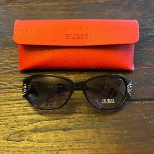 Guess Sunglasses - GU 7054